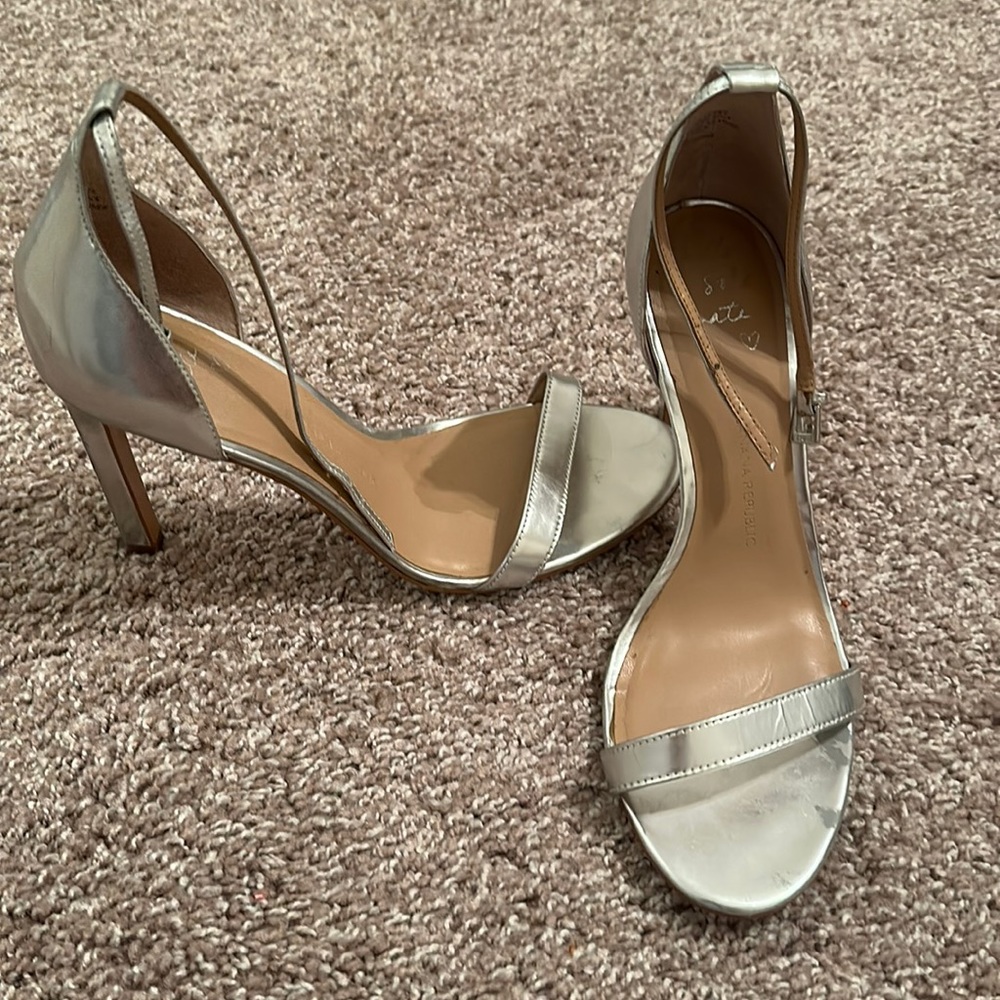 Banana Republic women’s heels silver size 10